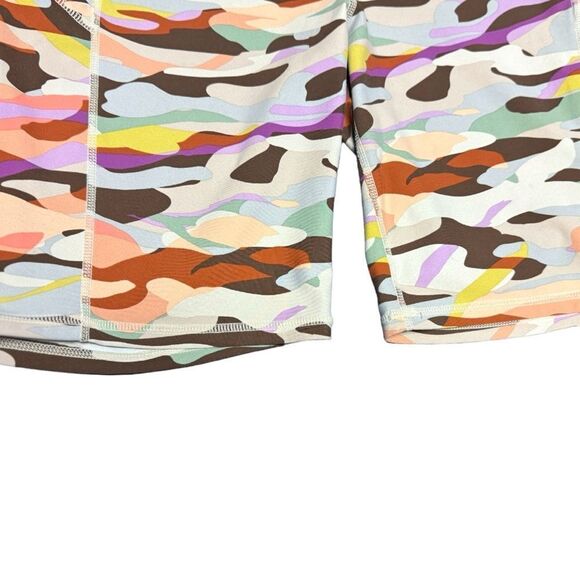 Torrid Camo Multi Color Performance Core 9 Inch Active Bike Short Size 2XL - Picture 9 of 11